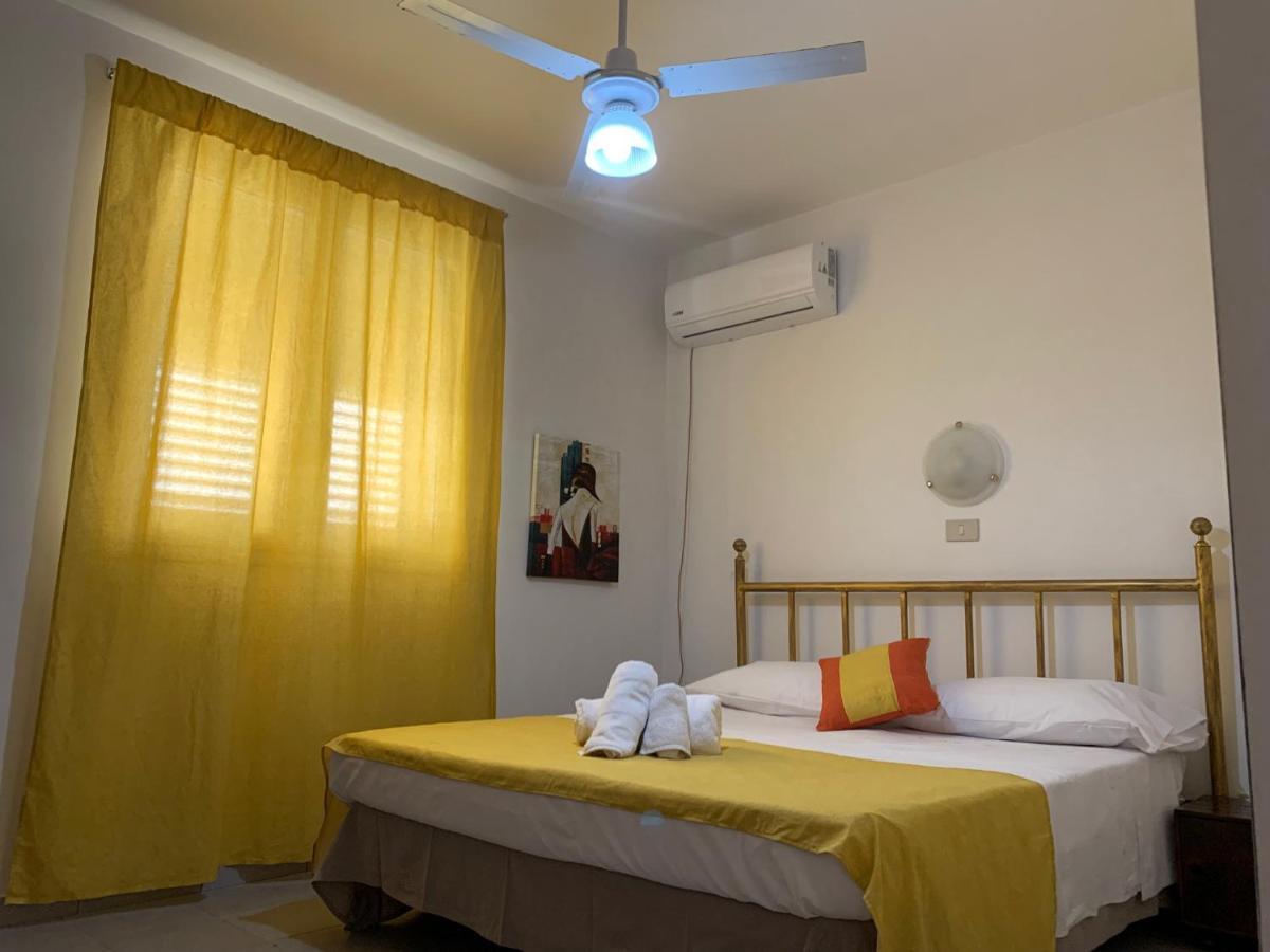 La Bussola Hotell Porto Palo Eksteriør bilde