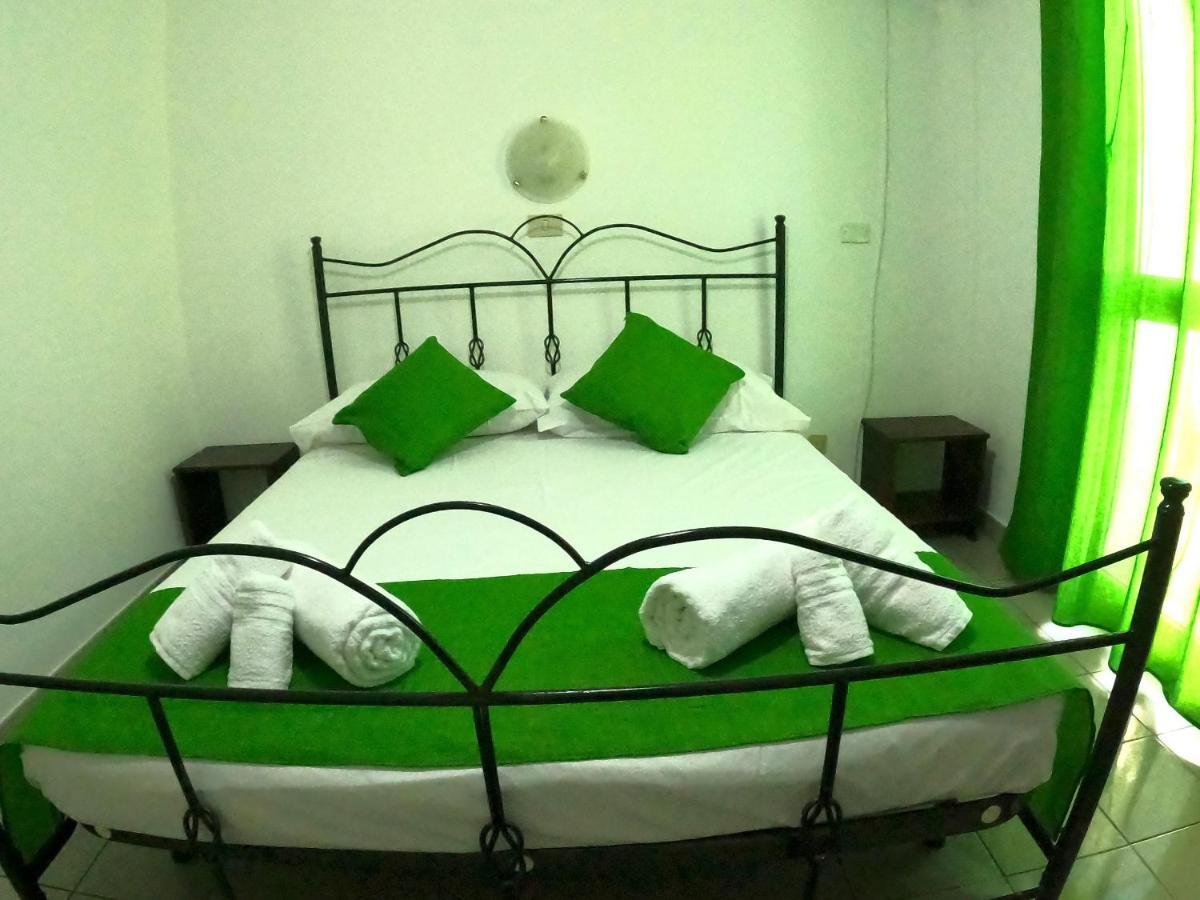 La Bussola Hotell Porto Palo Eksteriør bilde