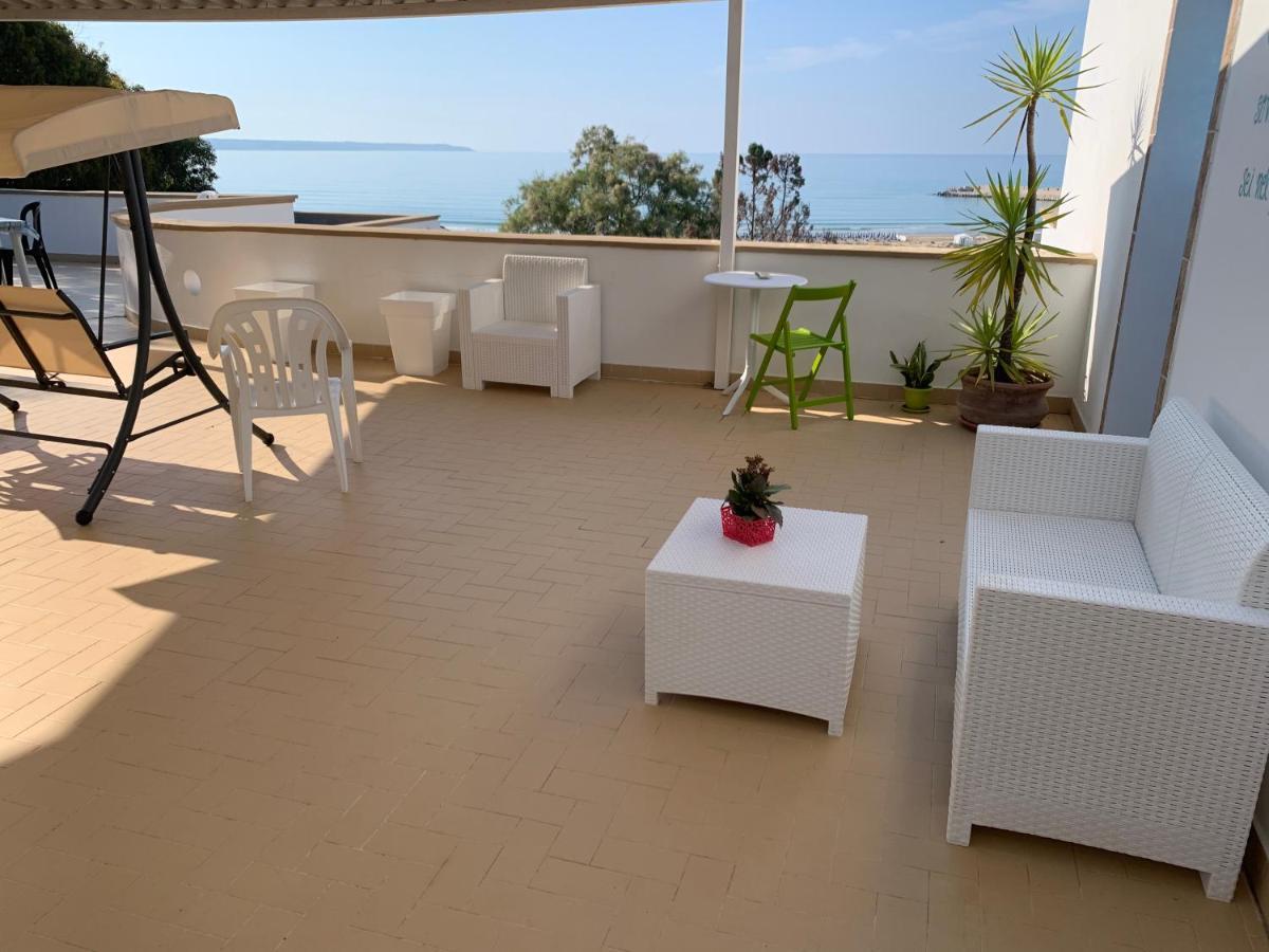 La Bussola Hotell Porto Palo Eksteriør bilde
